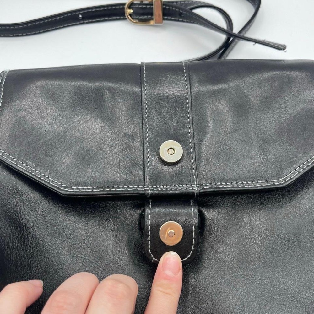 Vintage Lord & Taylor Made in Italy Black Genuine Leather Crossbody Shoulder Bag - Picture 2 of 7